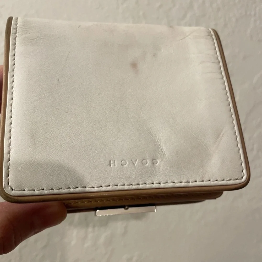 Coach White Leather Wallet Y2K Era Snap Closure 🔥 - Picture 15 of 15